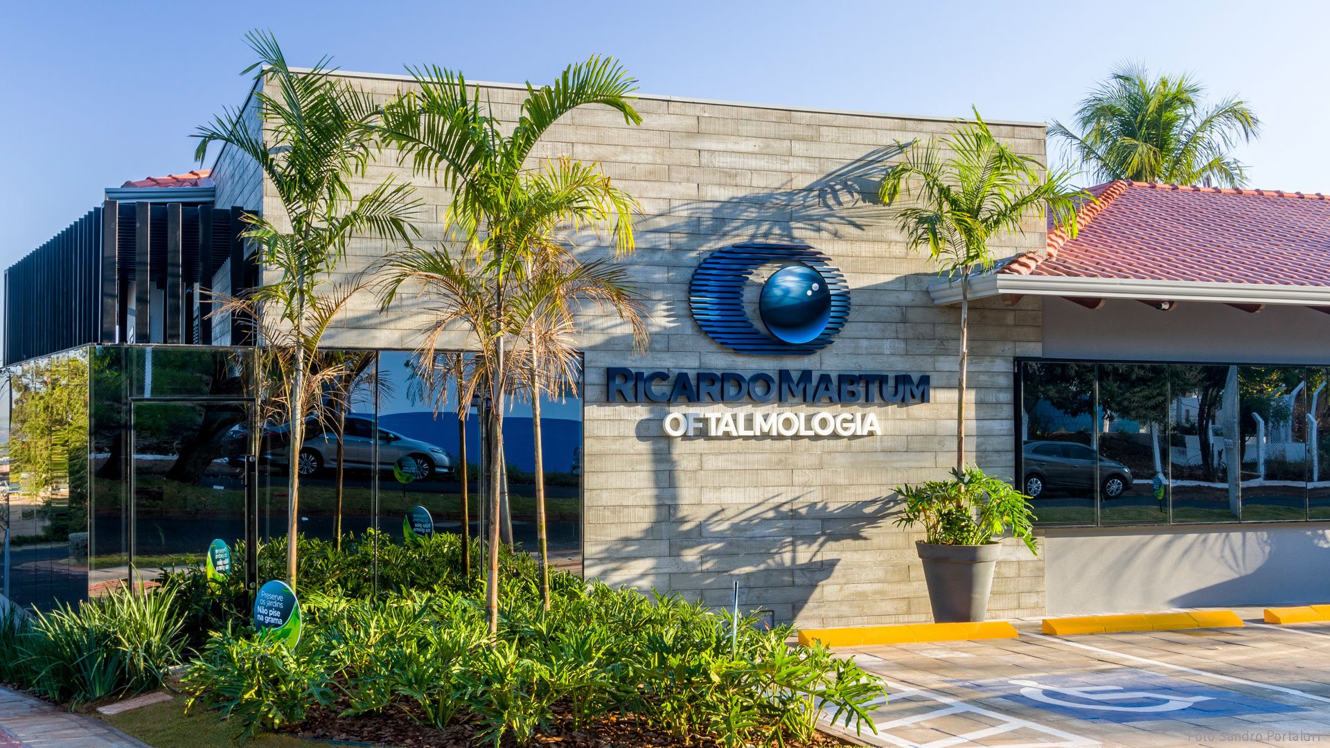 RICARDO MABTUM – OFTALMOLOGIA – foto 1
